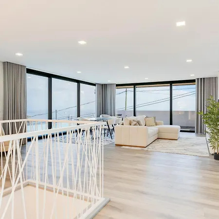 Robbie's Place By Madeira
