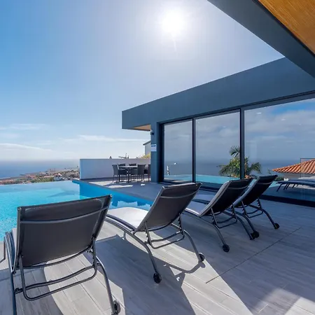 Robbie's Place By Madeira *
